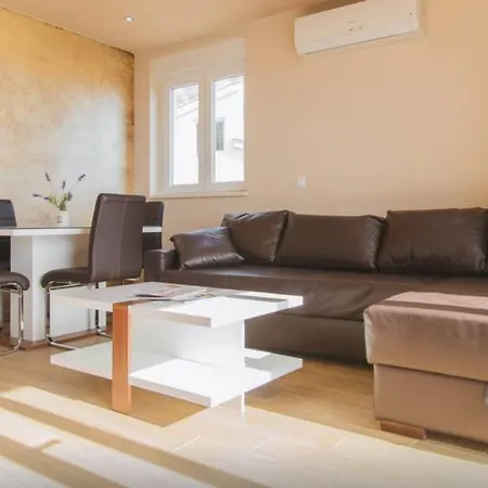 Dalmacija Apartamento *
